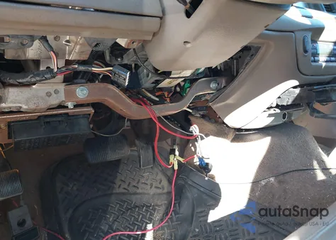 2004 Ford Crown Victoria Lx из США, поврежденный, VIN 2FAFP74W74X158488